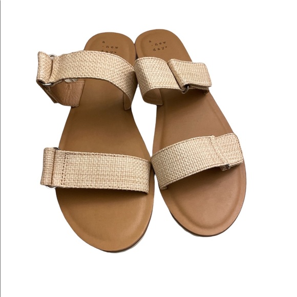 a new day Shoes - A New day Women's Sandals llliana Two Band Natural Size 9.5 NWT